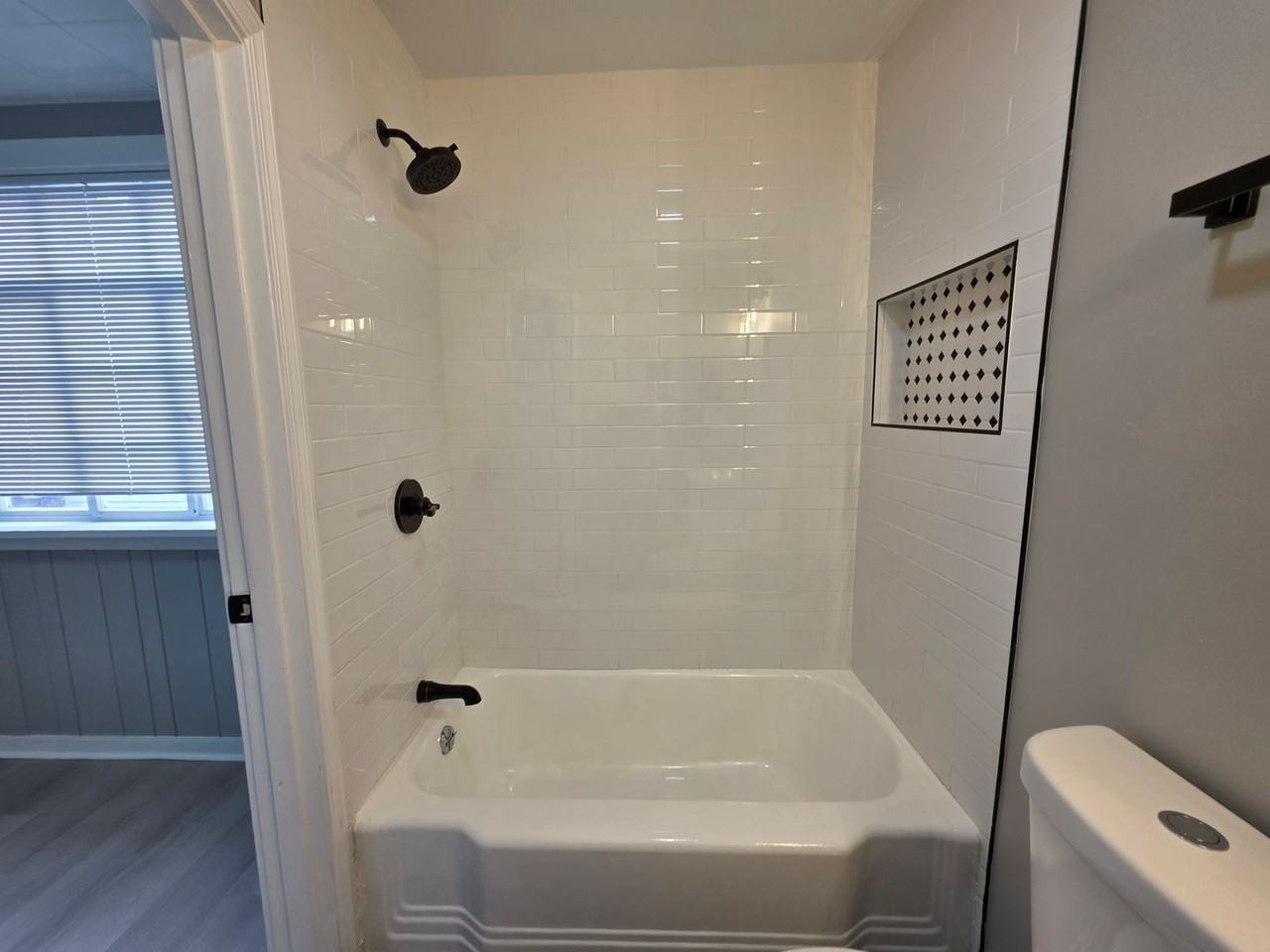 913 Peralta St - Photo 4 of 17