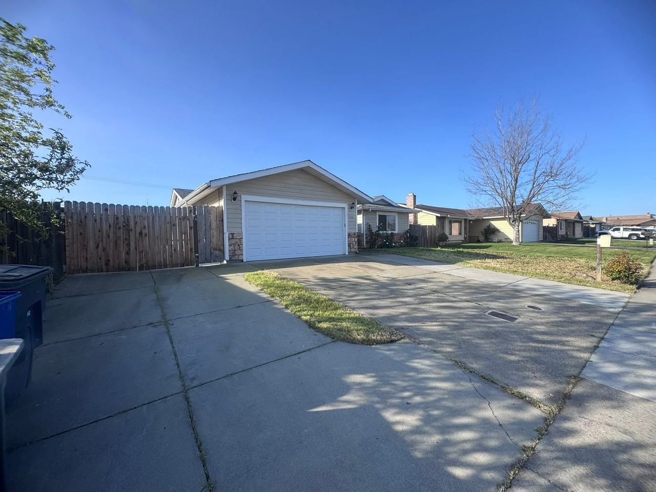 6348 Glenhills Way - Photo 2 of 30