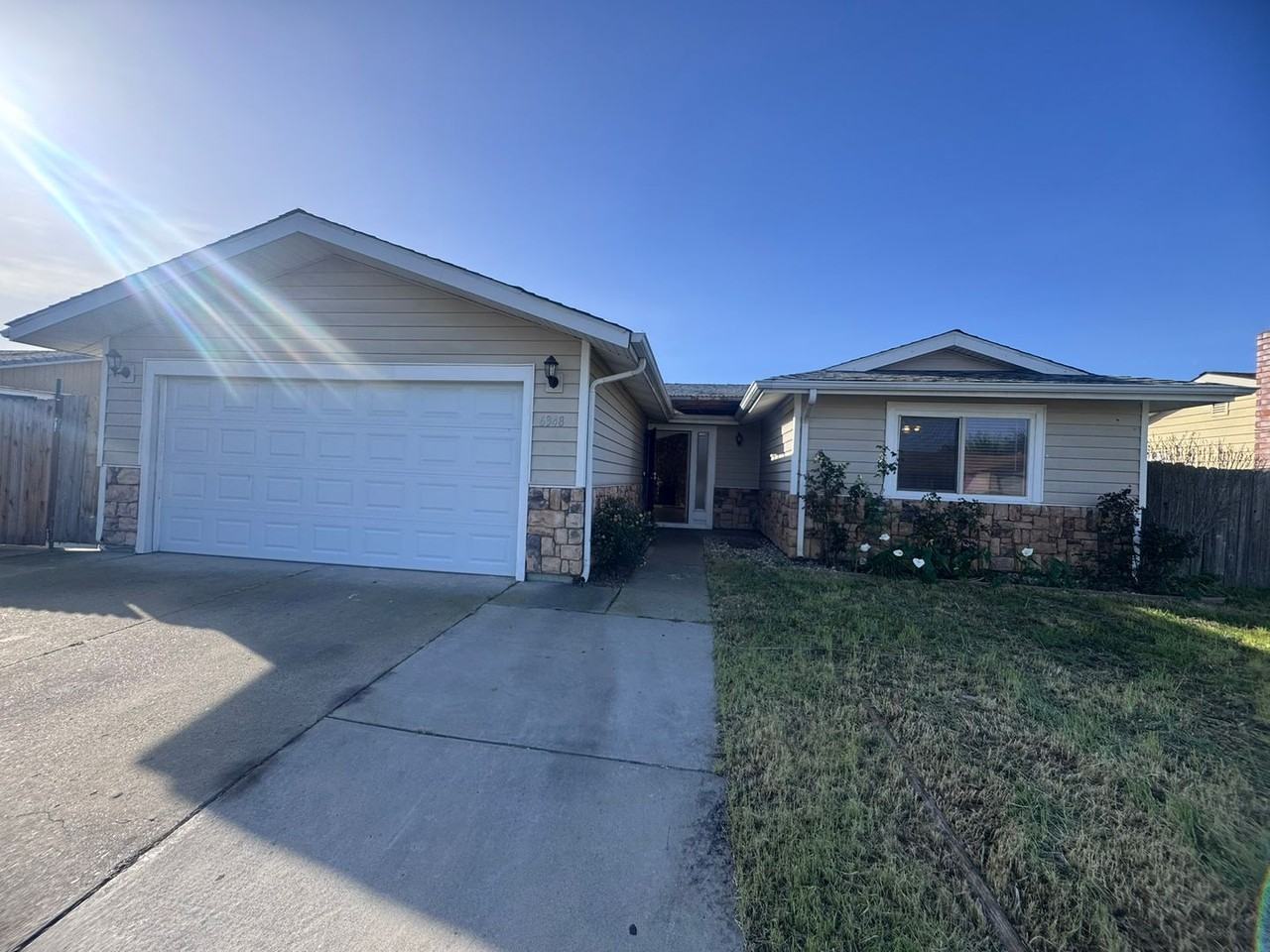 6348 Glenhills Way - Photo 3 of 30