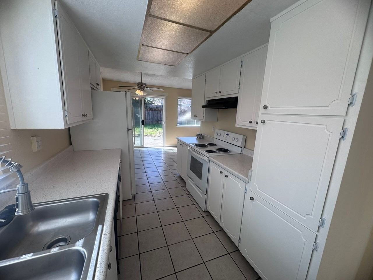 6348 Glenhills Way - Photo 7 of 30