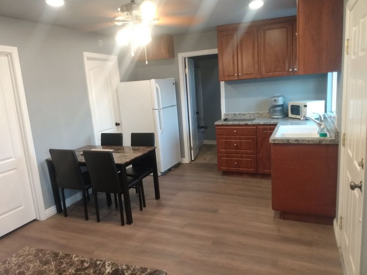 3471 Glendower St - Photo 5 of 9