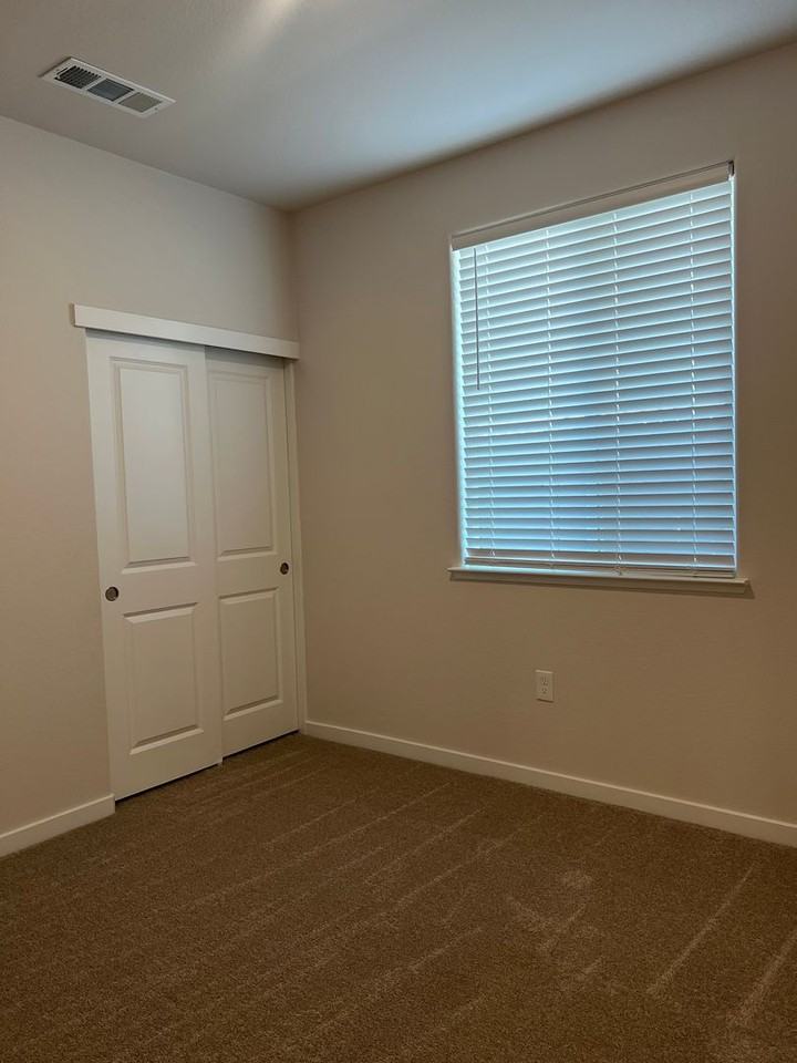 3930 Slurry St - Photo 7 of 18