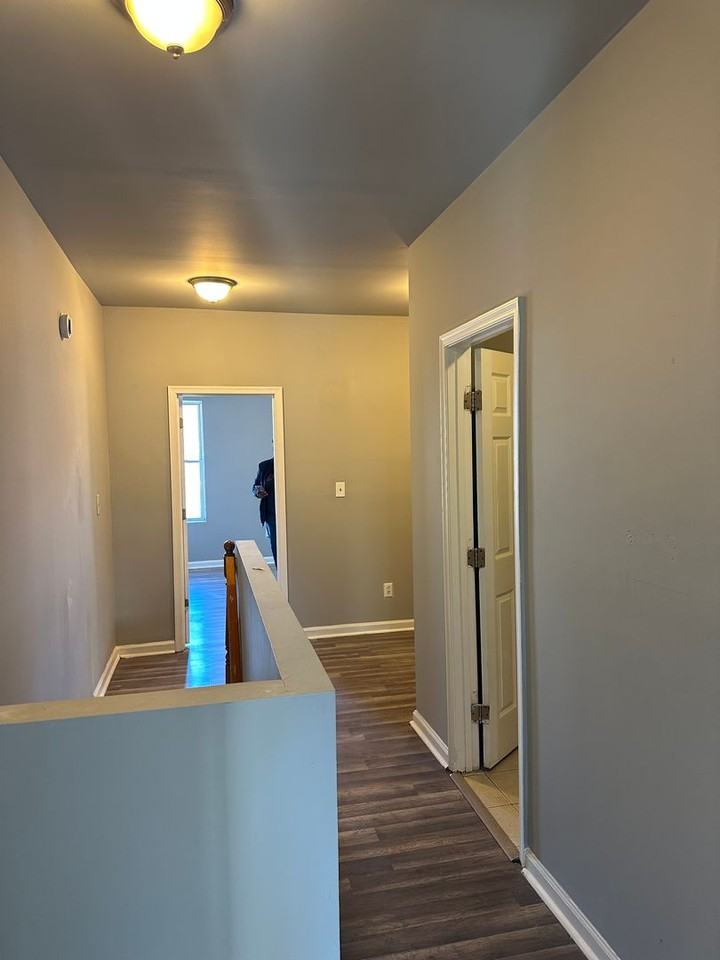 2422 E Madison St - Photo 7 of 11