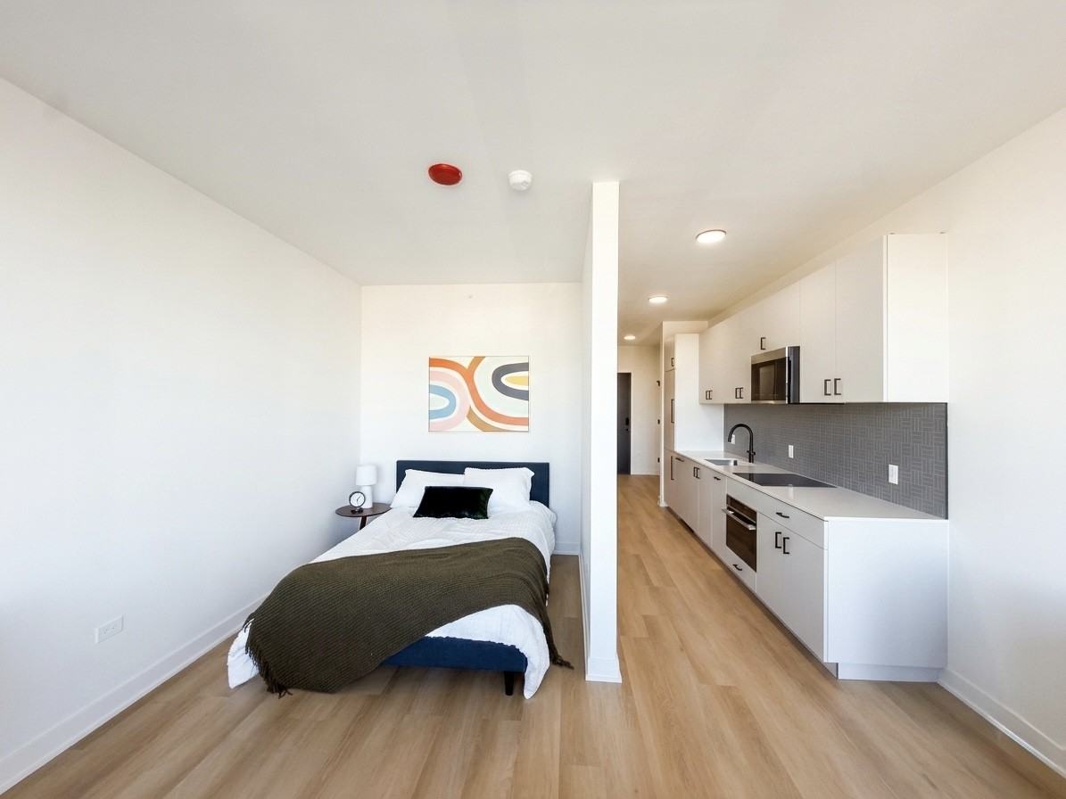 1100 W Grand Ave #505