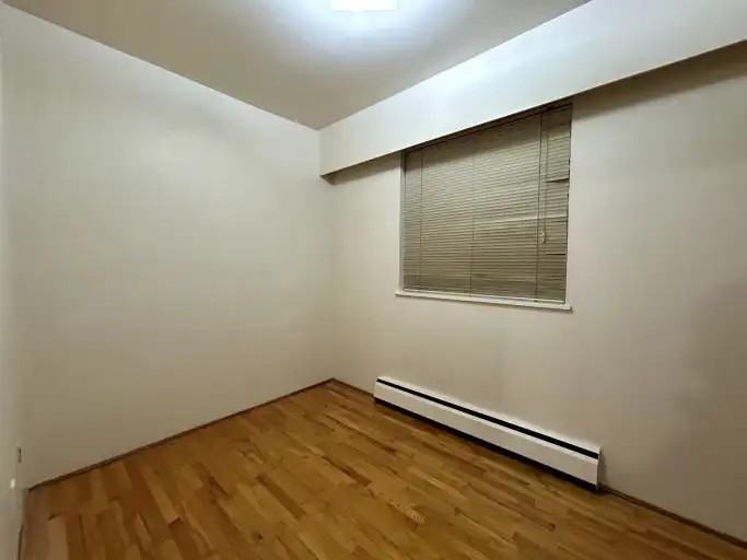 2215 York Ave #201 - Photo 4 of 14