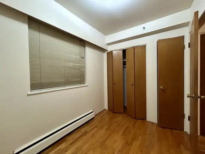 2215 York Ave #201 - Photo 5 of 14