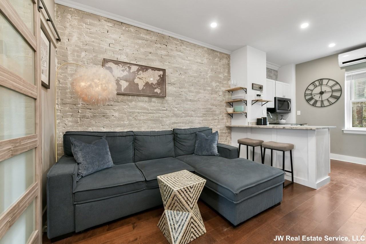 27 Swallow St #2 - Photo 4 of 10