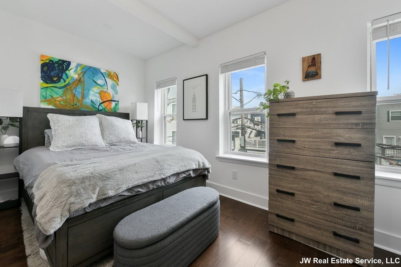 27 Swallow St #2 - Photo 7 of 10