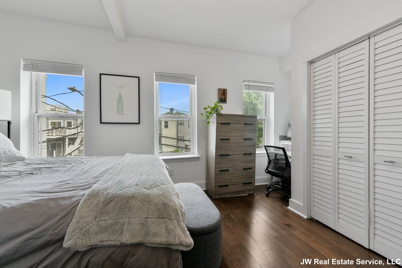 30 Swallow St #2 - Photo 7 of 9