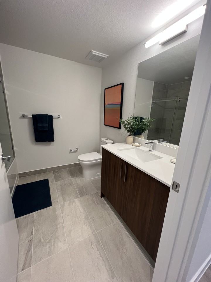 1101 E 25th St #426 - Photo 4 of 8