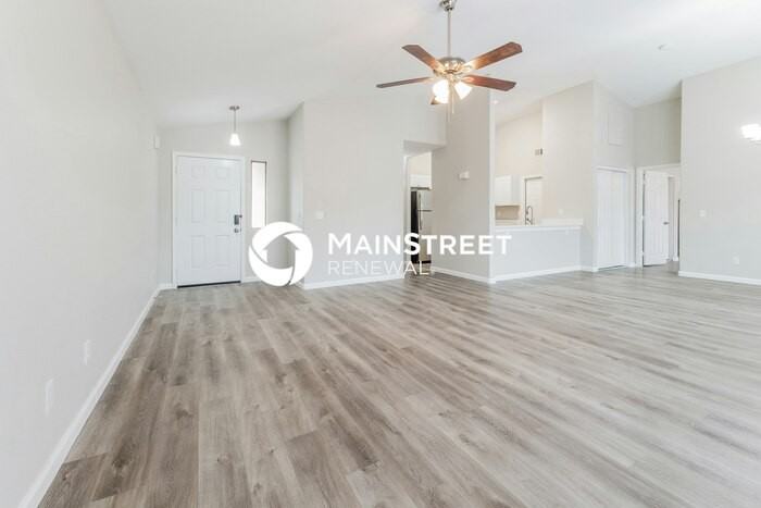 9008 W Yale St - Photo 3 of 16