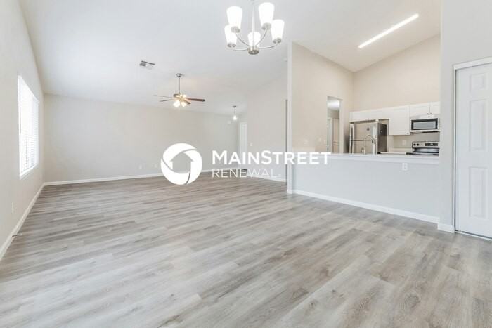 9008 W Yale St - Photo 5 of 16