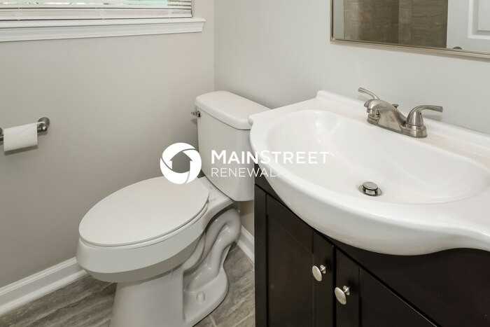 8509 Addison Rd - Photo 5 of 6