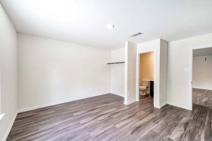 2015 Avenue L #B - Photo 5 of 18