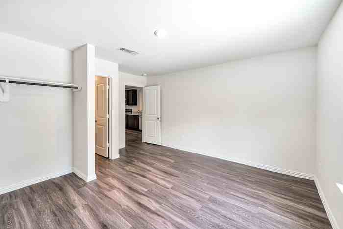 2015 Avenue L #B - Photo 6 of 18