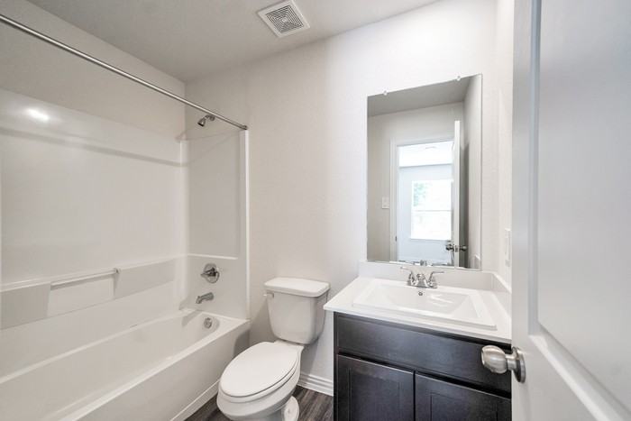 2015 Avenue L #B - Photo 7 of 18