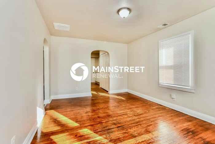 1025 S 40th St - Photo 6 of 16