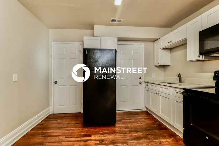 1025 S 40th St - Photo 7 of 16