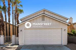 featured image of 921 S Val Vista Dr #15