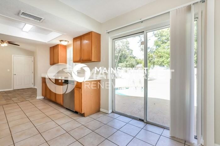 3321 Bluestone Ave - Photo 6 of 16