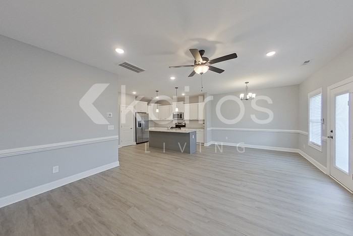 3705 Oak Leaf Way #F - Photo 4 of 23