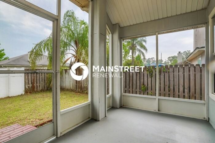 1556 Glen View St - Photo 6 of 16