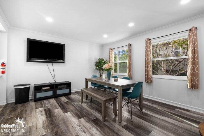 2637 Sunset St - Photo 4 of 16