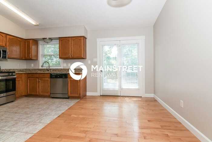 1063 Haven View Dr - Photo 4 of 15