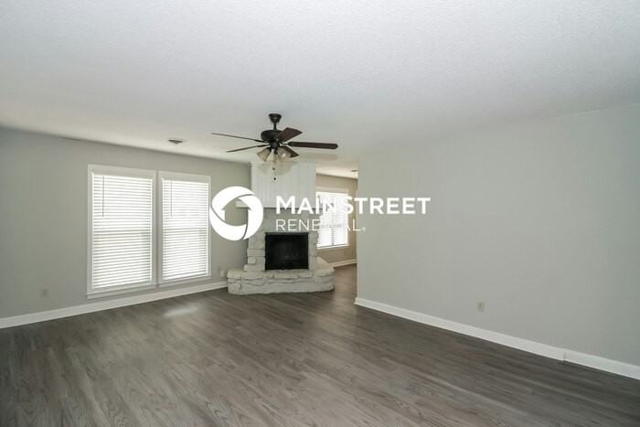 3552 Kirby Terrace Dr - Photo 3 of 16