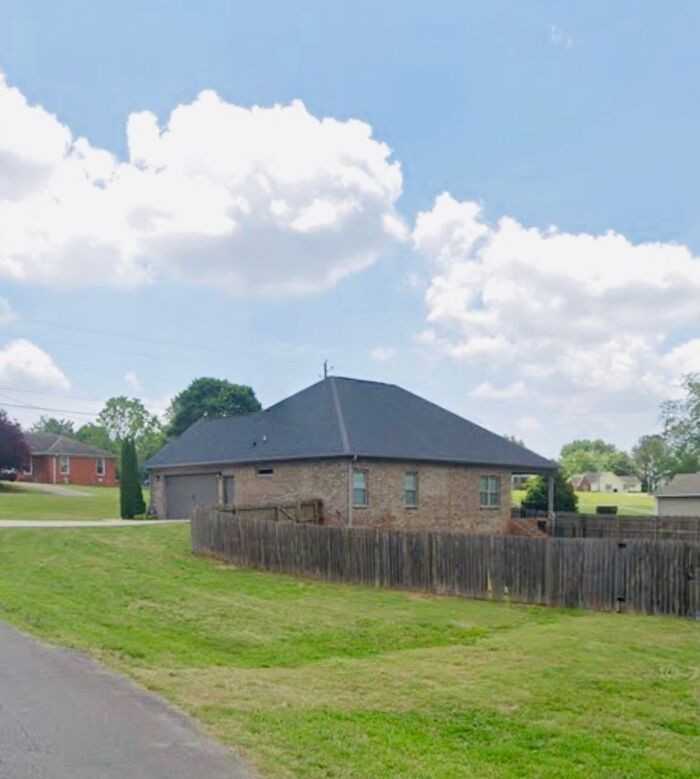 100 Lorene Dr - Photo 2 of 5