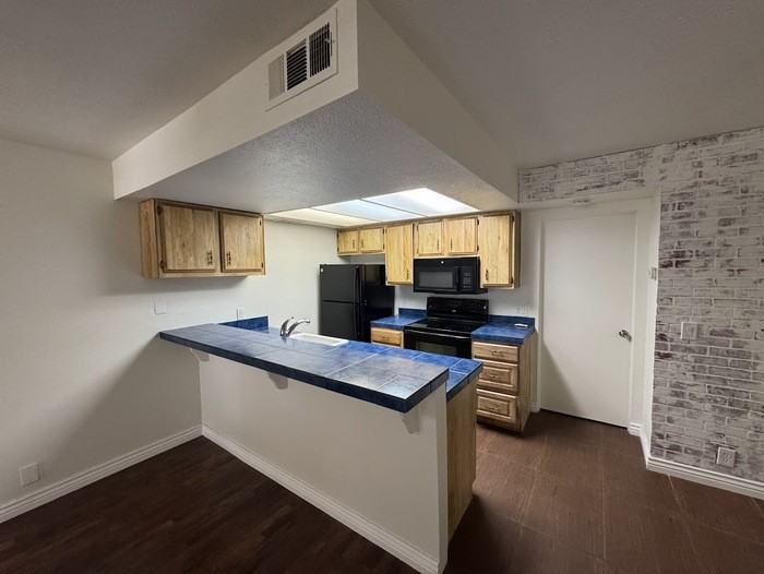 808 E Lawrence Ln #102 - Photo 2 of 13