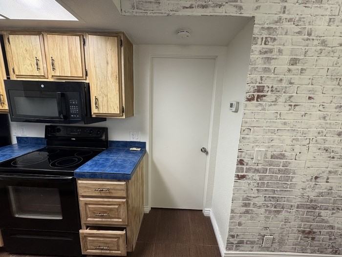 808 E Lawrence Ln #102 - Photo 6 of 13