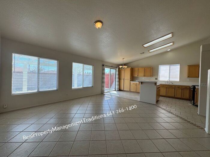 3316 Kaylyn St - Photo 4 of 20