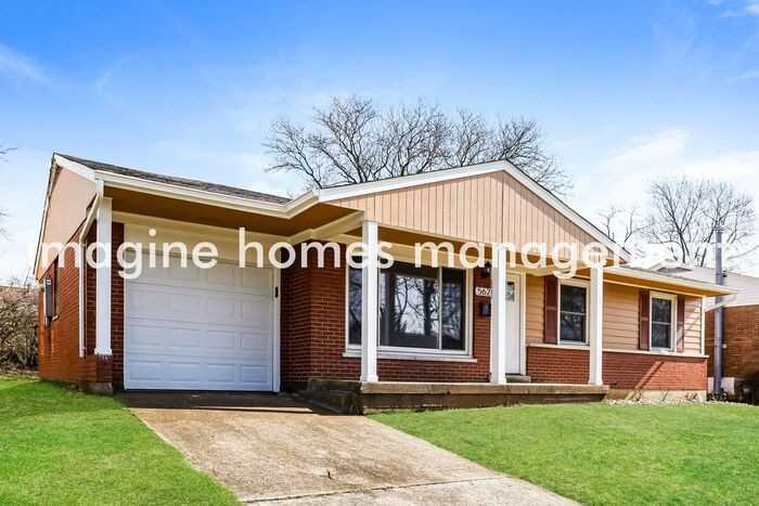 562 Brunswick Dr - Photo 4 of 21