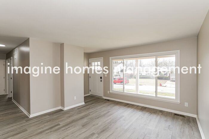 562 Brunswick Dr - Photo 5 of 21