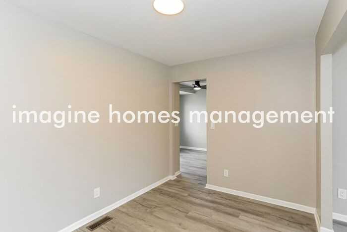 562 Brunswick Dr - Photo 6 of 21