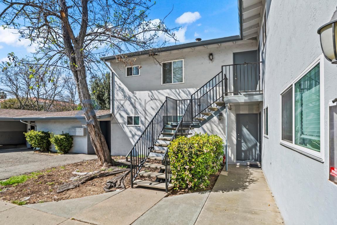 3865 Almond Ave #D - Photo 4 of 23