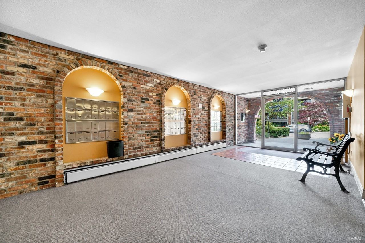 LA PLAYA VISTA - Photo 2 of 17