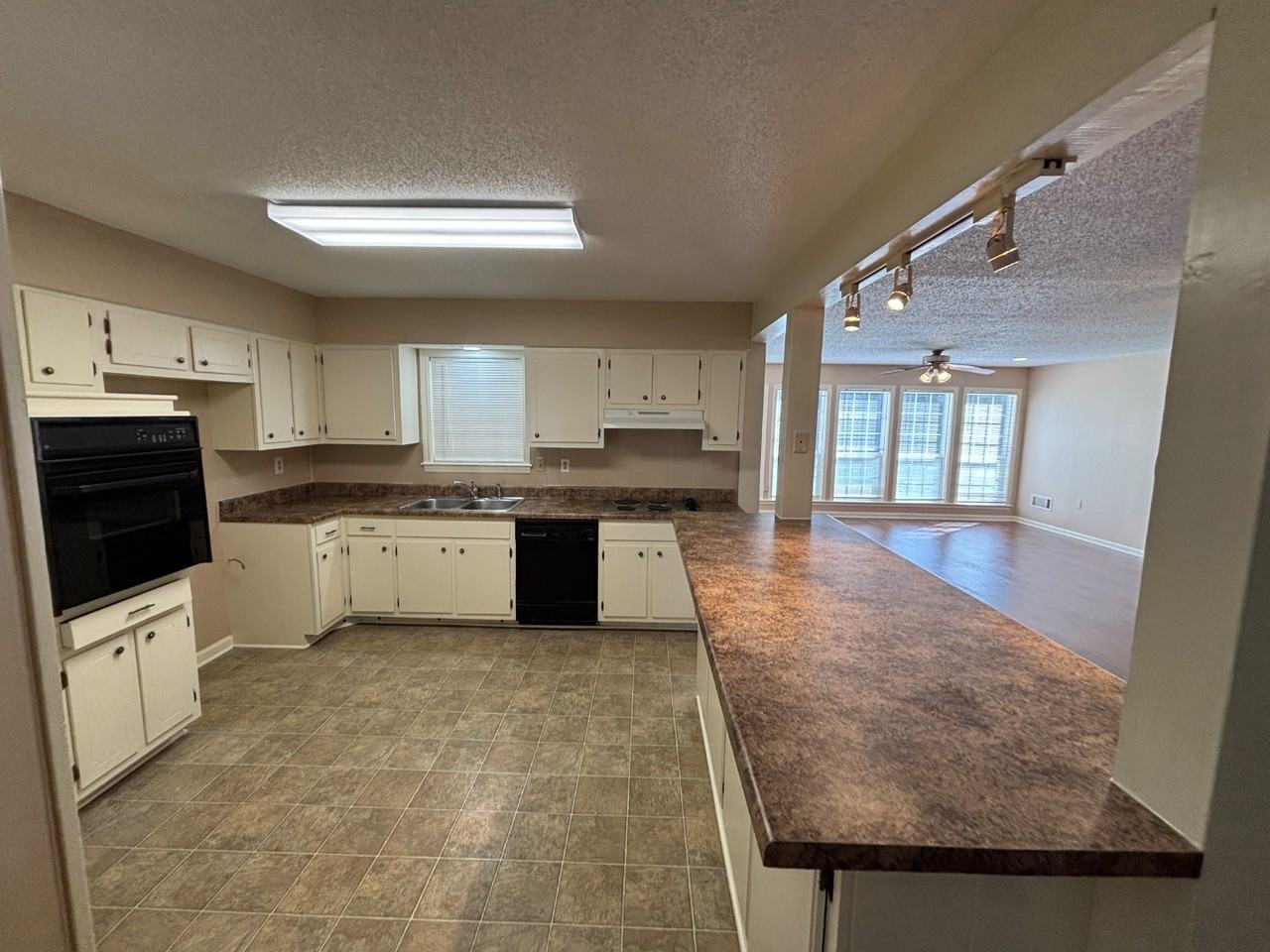 6341 Wedgewick Cv - Photo 3 of 11