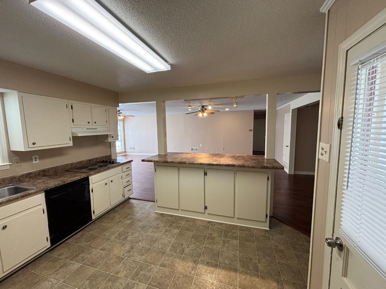 6341 Wedgewick Cv - Photo 6 of 11