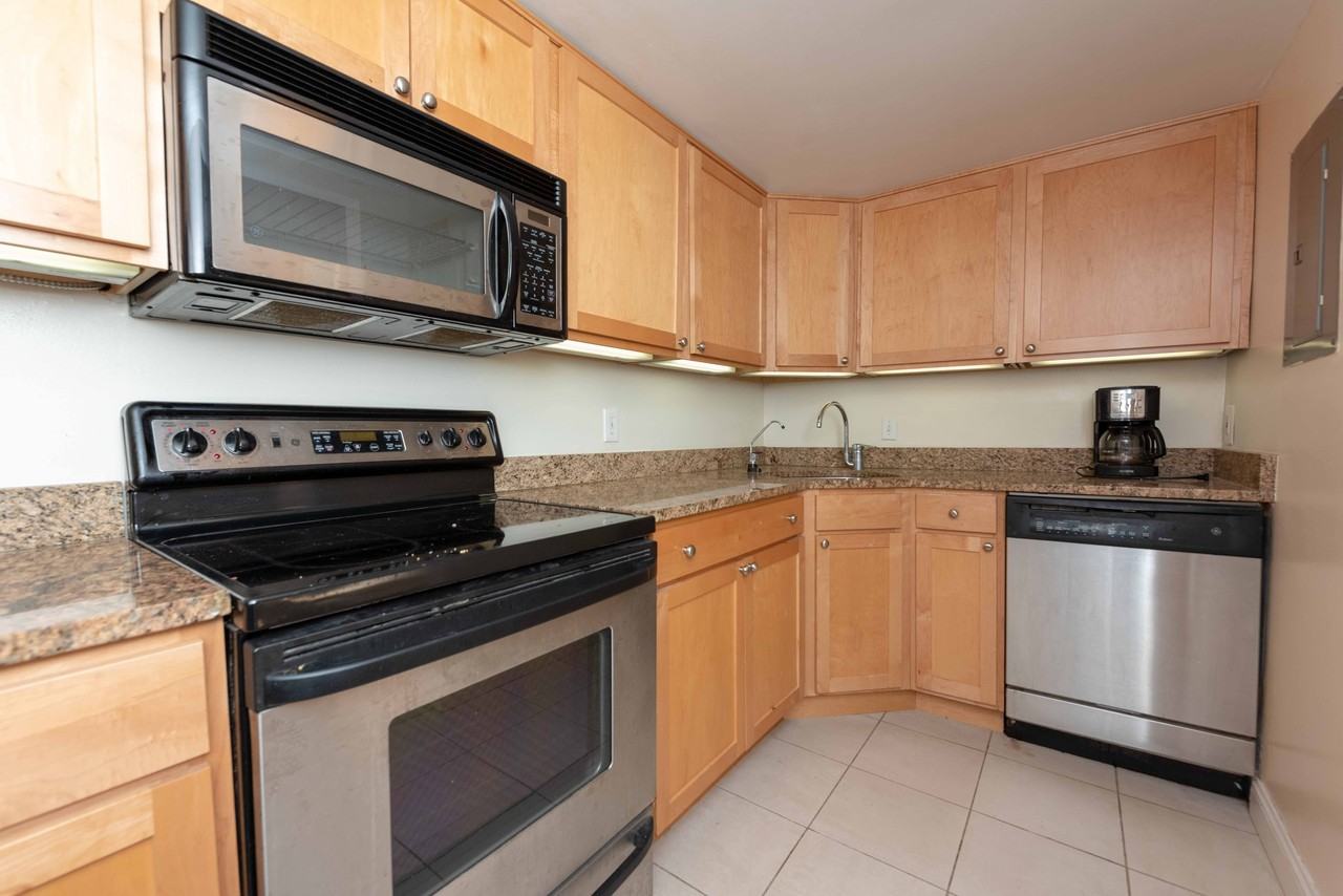 2630 Adams Mill Rd Nw #206 - Photo 3 of 12