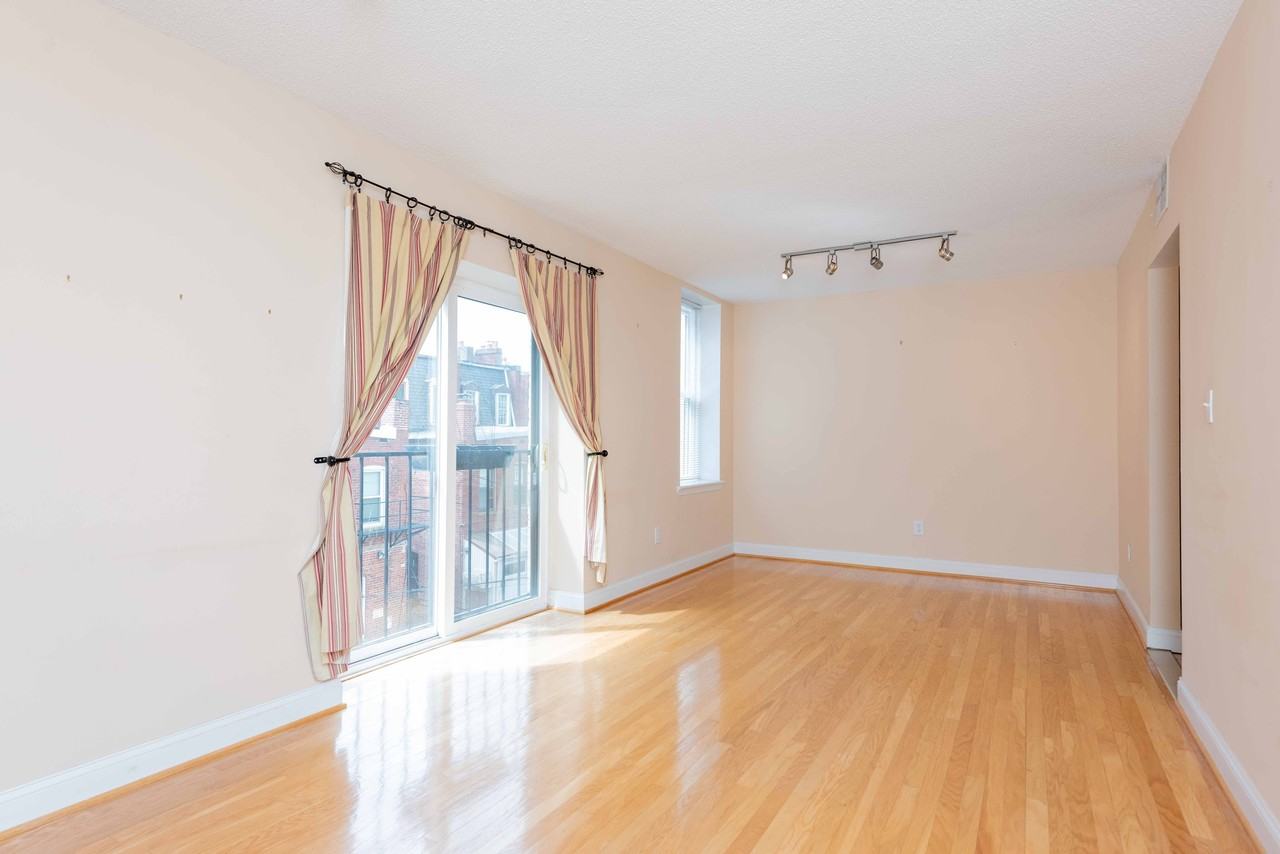 2630 Adams Mill Rd Nw #206 - Photo 4 of 12