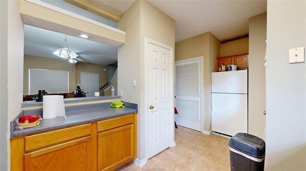 301 Nimitz St Apt B - Photo 5 of 16