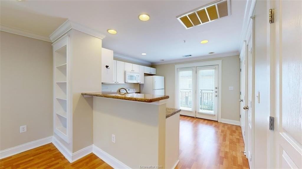 1725 Harvey Mitchell Pkwy S Apt 1721 - Photo 6 of 22