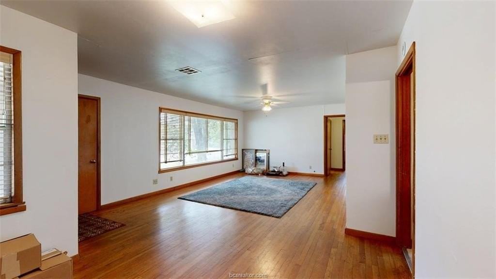 4304 Aspen St - Photo 6 of 26