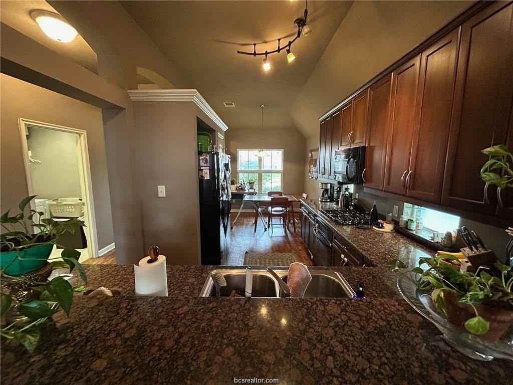 2824 Silver Oak Dr - Photo 6 of 22