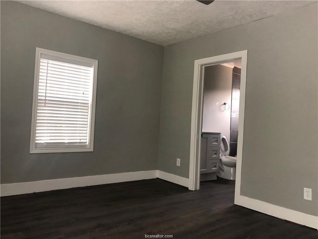 1704 Baker Ave - Photo 7 of 11