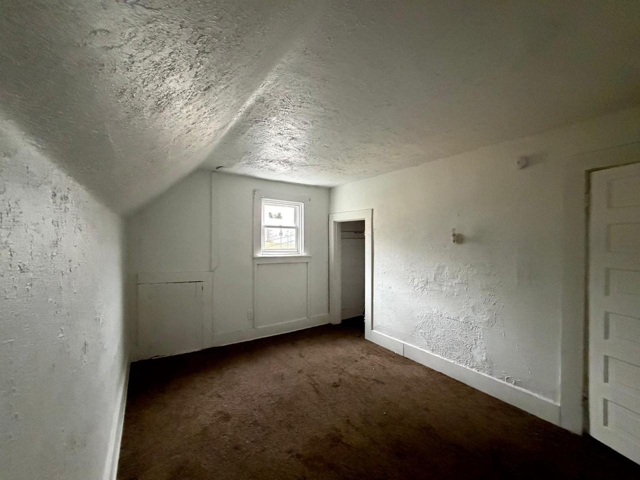 434 Wood - Photo 3 of 10