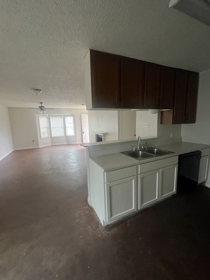 14477 Dawn Ln #14477 - Photo 4 of 7