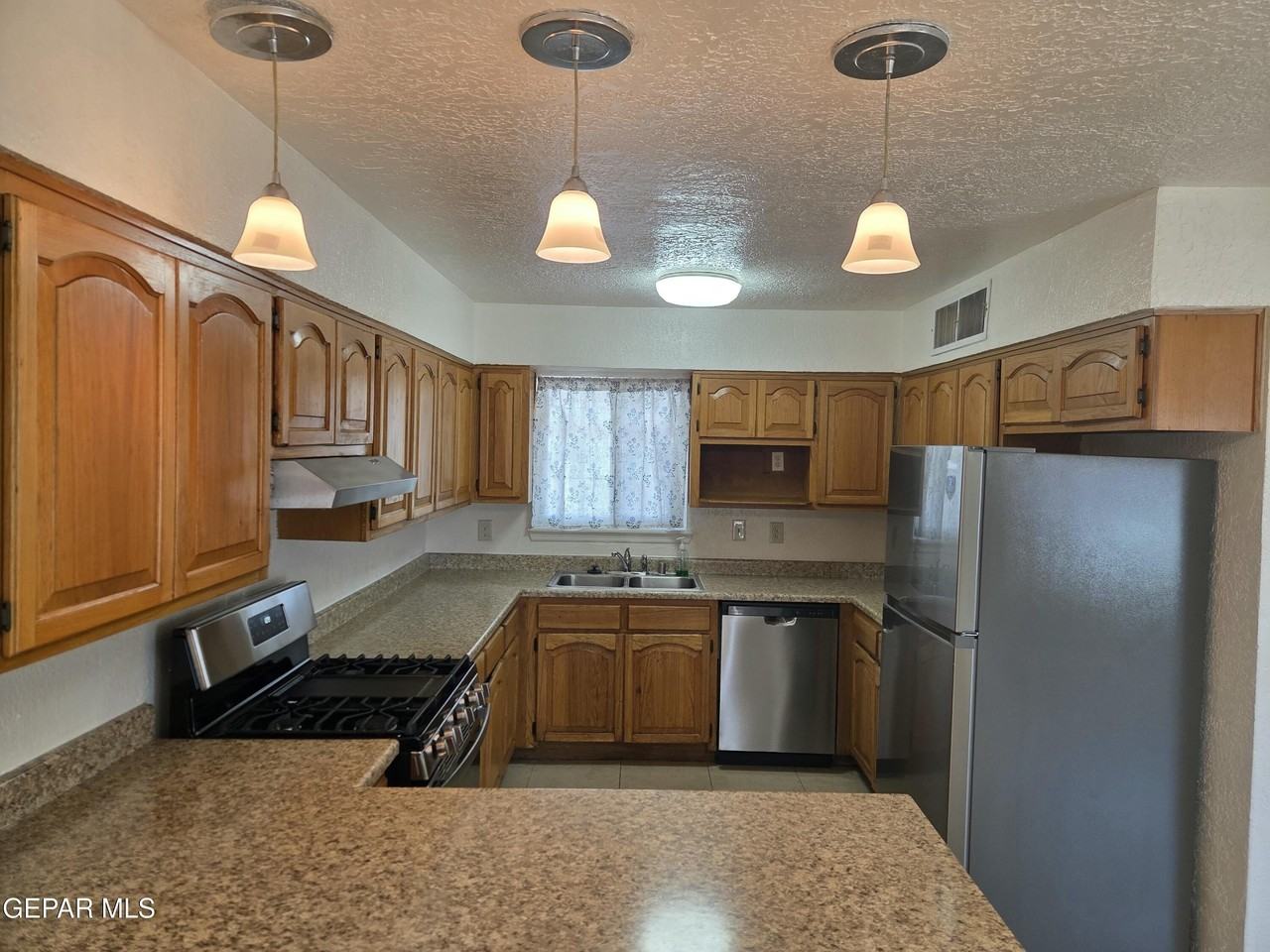 5632 Salem Dr - Photo 3 of 16